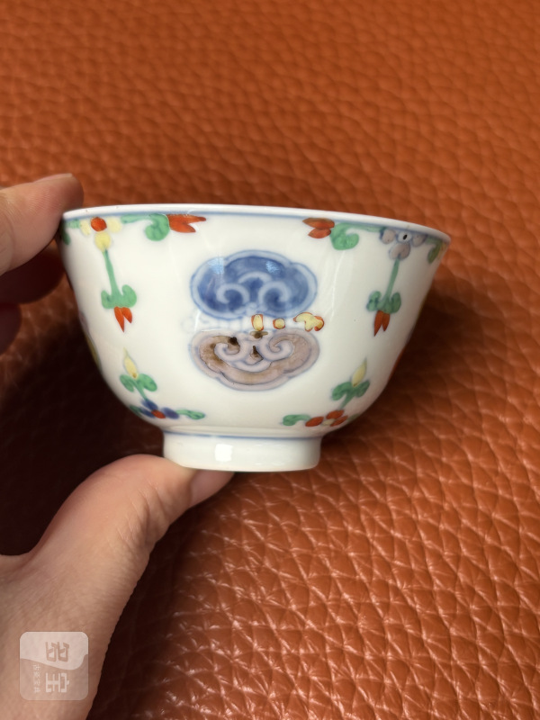 清雍正 斗彩灵芝纹杯一对（带老盒） - 图4